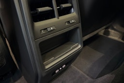 sininen Porsche Macan 2026 kuva 33.