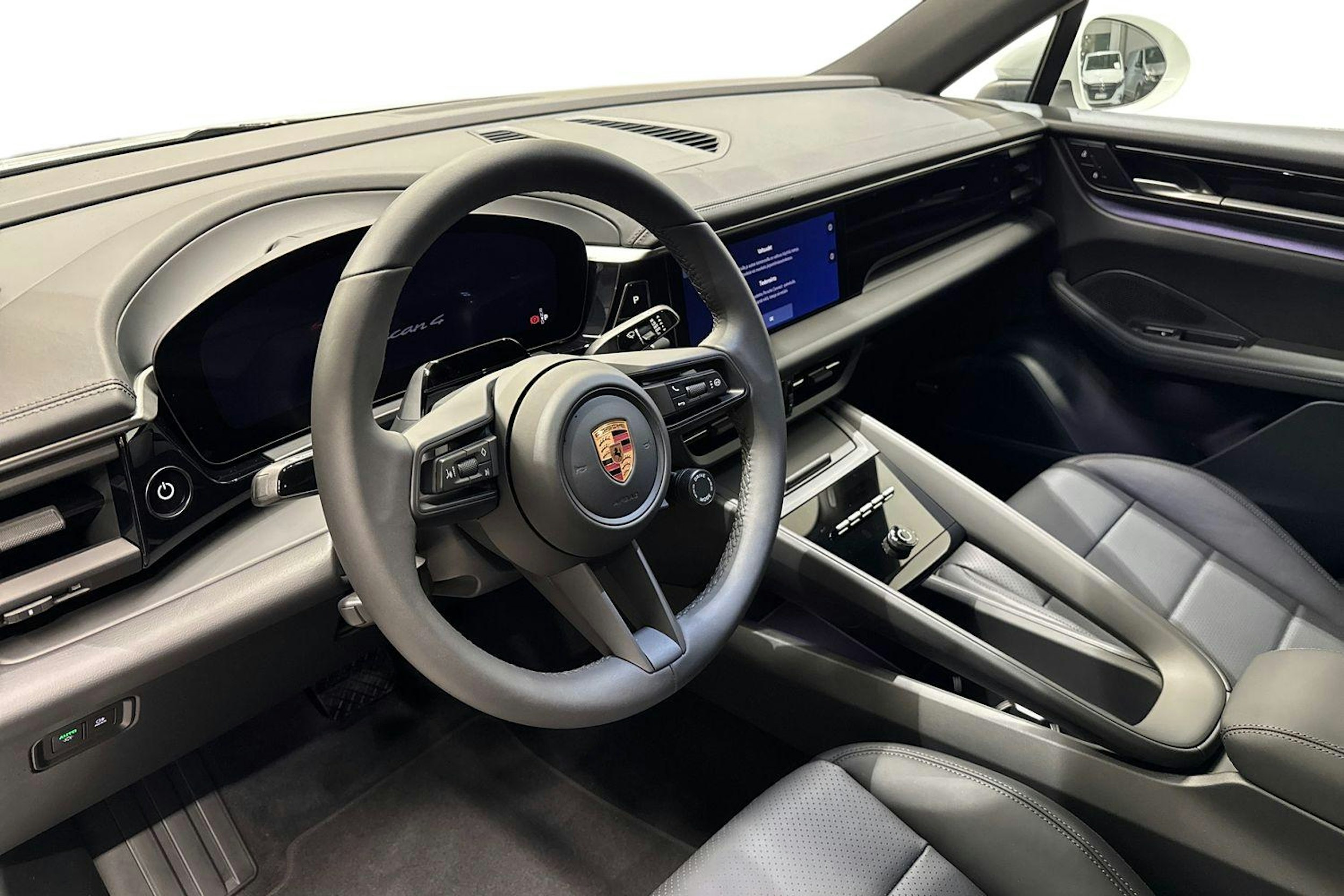 valkoinen Porsche Macan 2026 kuva 6.