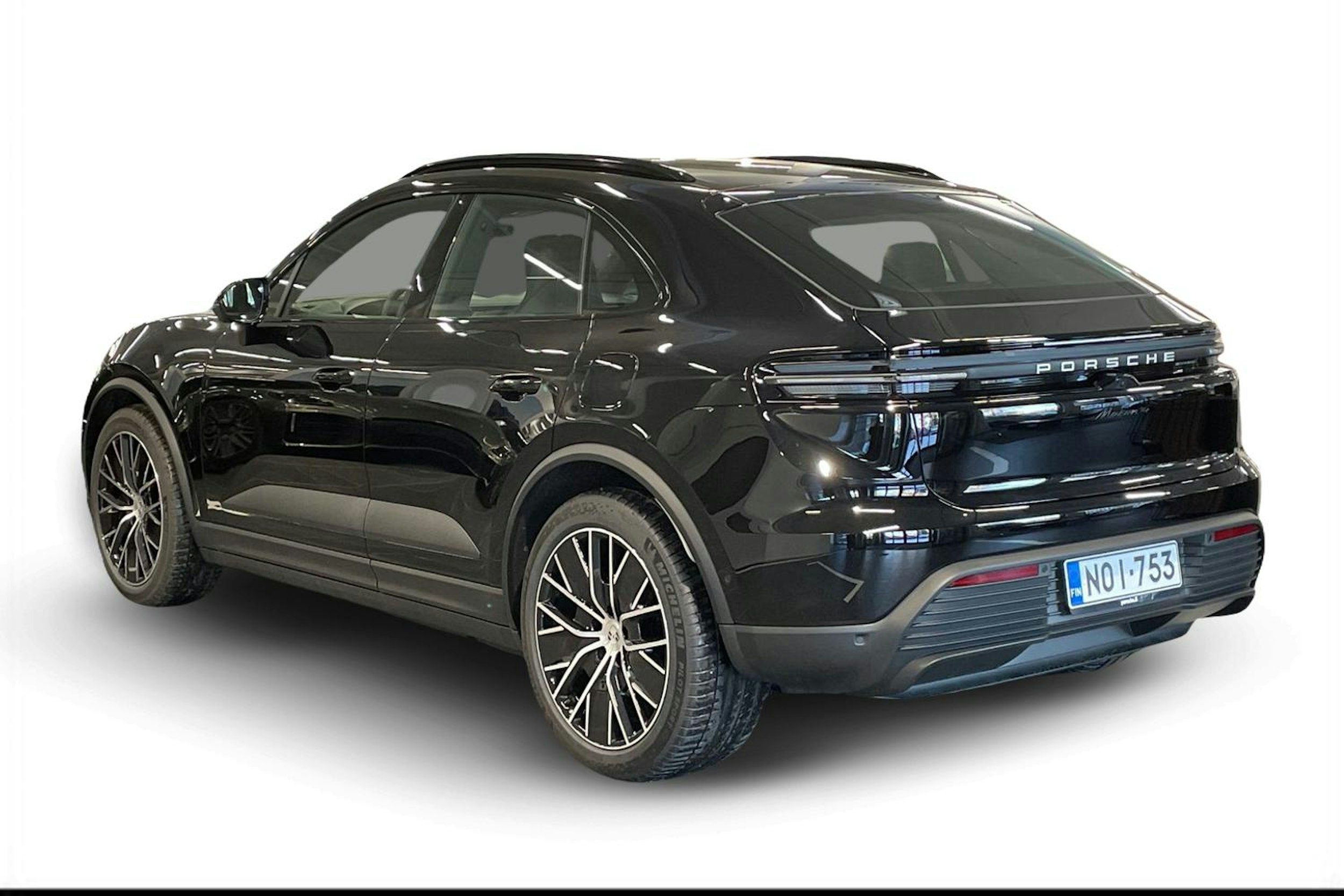 met. musta Porsche Macan 2026 kuva 2.