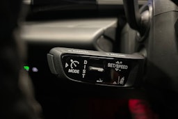 met. musta Porsche Macan 2026 kuva 17.