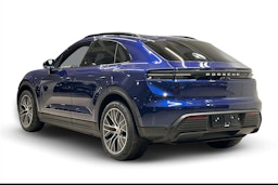 sininen Porsche Macan 2026 kuva 2.
