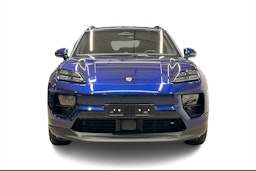 sininen Porsche Macan 2026 kuva 4.