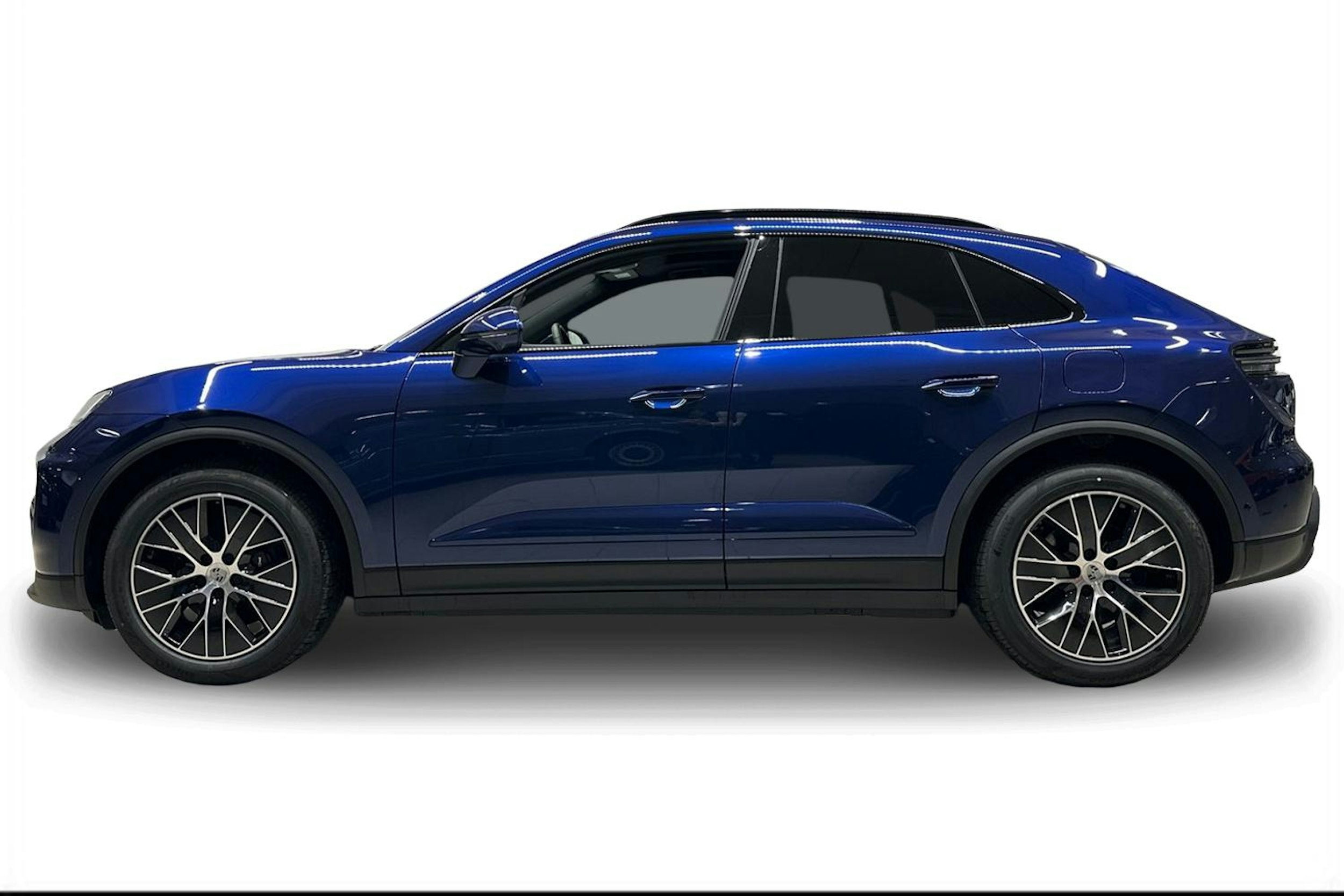 sininen Porsche Macan 2026 kuva 5.
