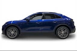 sininen Porsche Macan 2026 kuva 5.