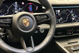 sininen Porsche Macan 2026 kuva 11.