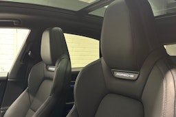 sininen Porsche Macan 2026 kuva 17.