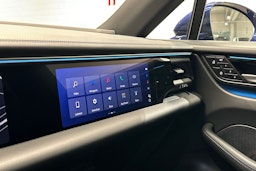 sininen Porsche Macan 2026 kuva 20.