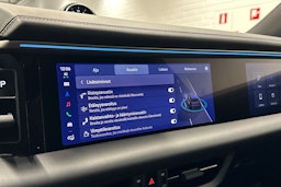 sininen Porsche Macan 2026 kuva 26.