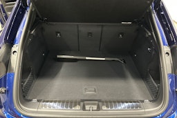 sininen Porsche Macan 2026 kuva 28.