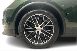 vihreä Porsche Macan 2026 kuva 9.