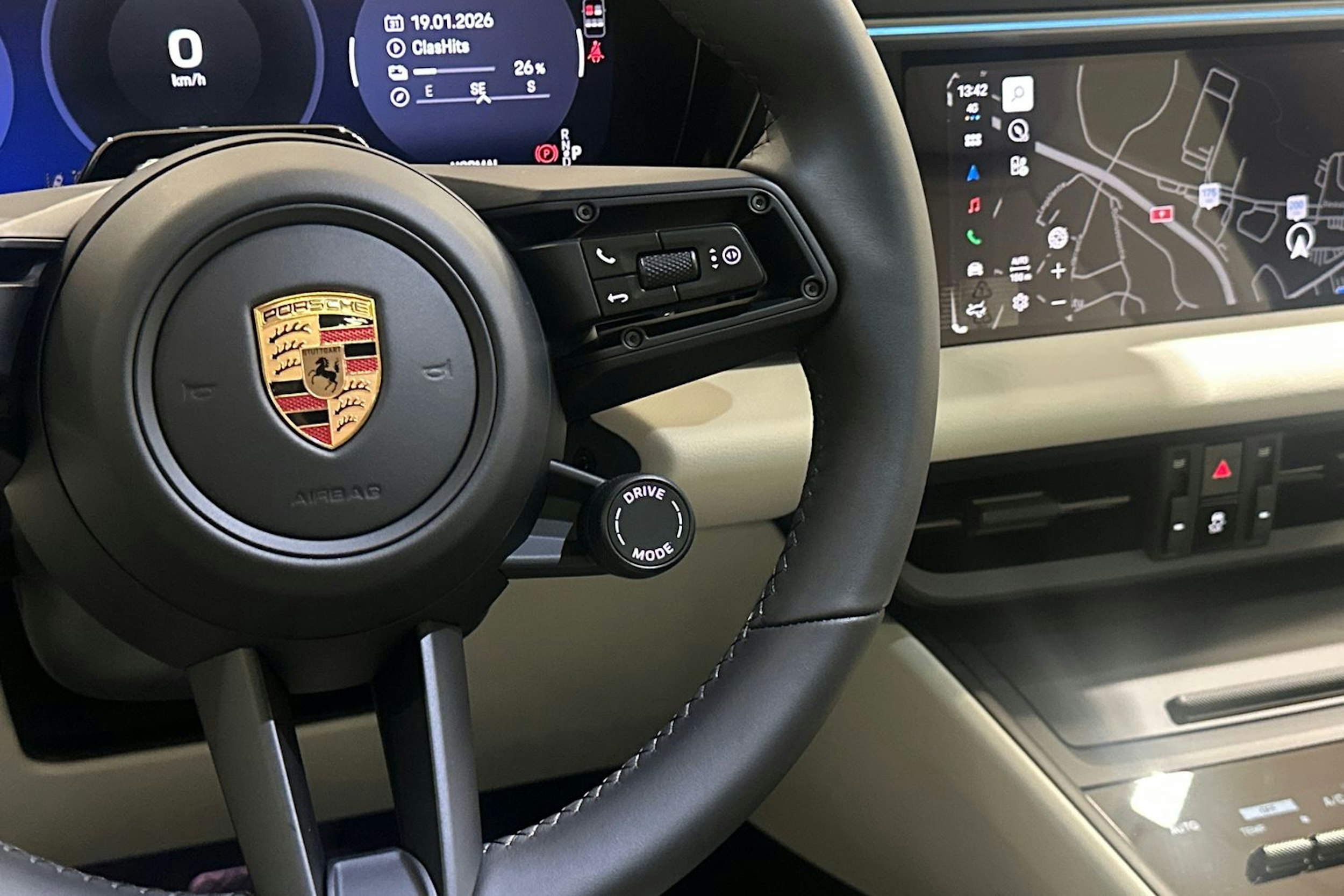 vihreä Porsche Macan 2026 kuva 11.