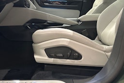 vihreä Porsche Macan 2026 kuva 16.