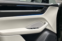 vihreä Porsche Macan 2026 kuva 18.