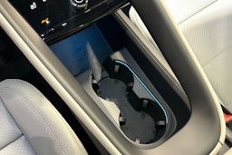 vihreä Porsche Macan 2026 kuva 22.