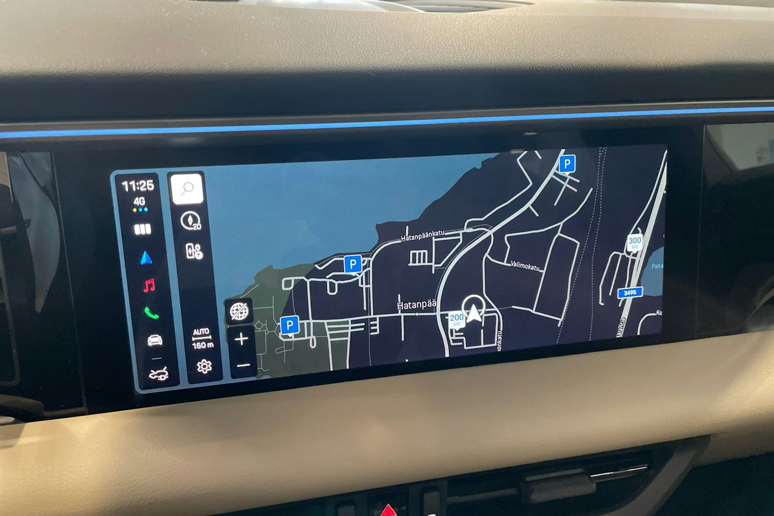 met. harmaa Porsche Macan 2026 kuva 11.