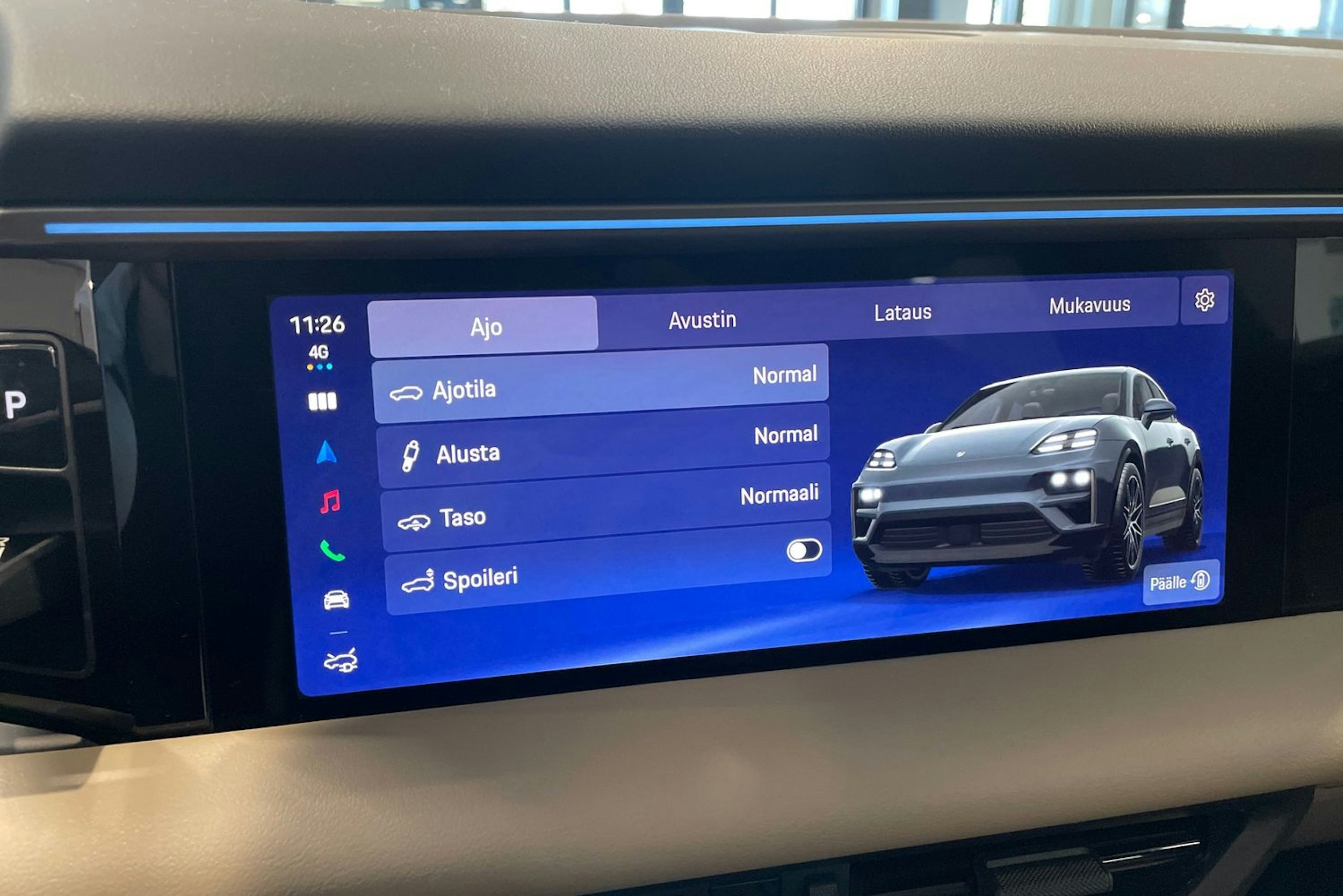 met. harmaa Porsche Macan 2026 kuva 13.