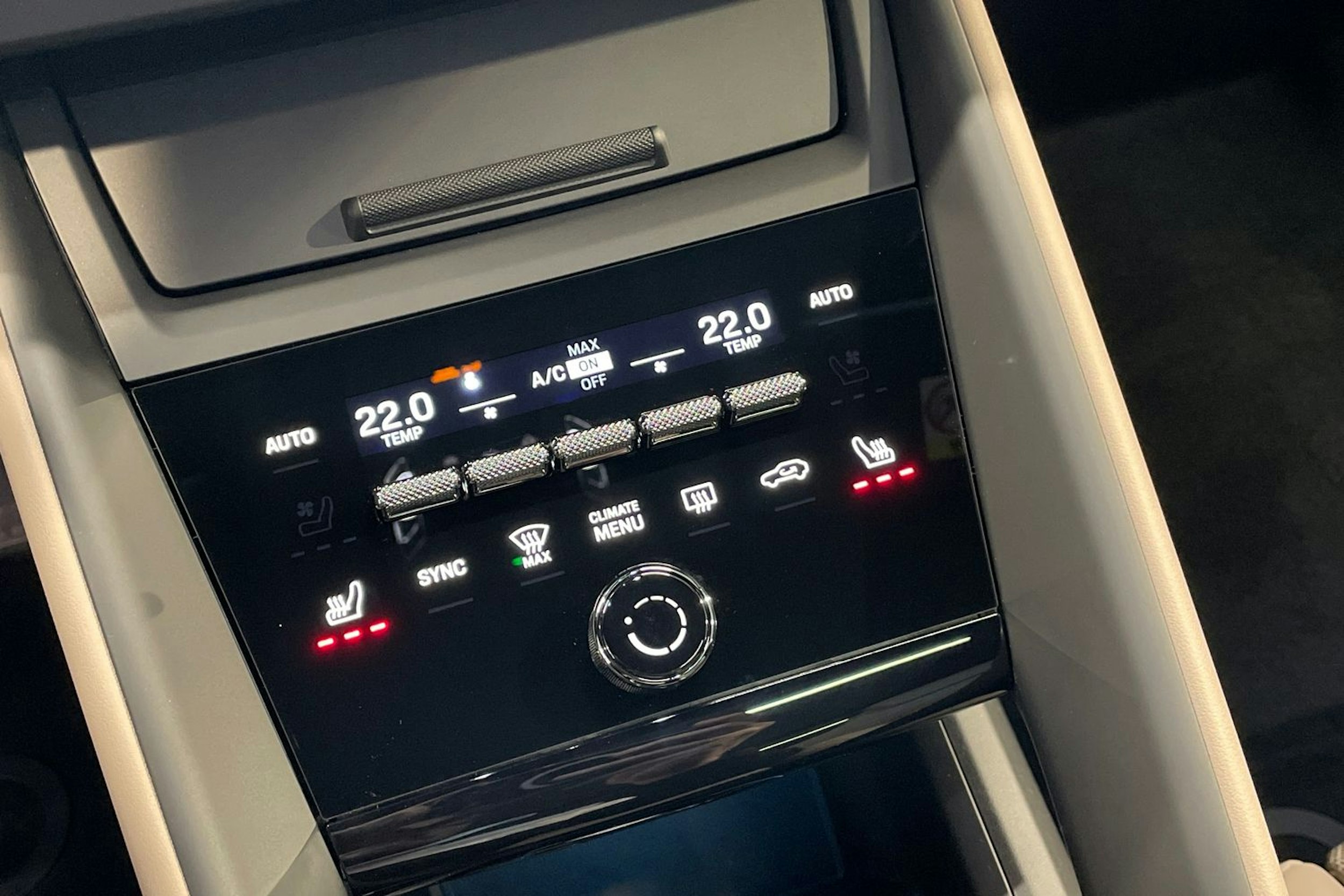 met. harmaa Porsche Macan 2026 kuva 15.