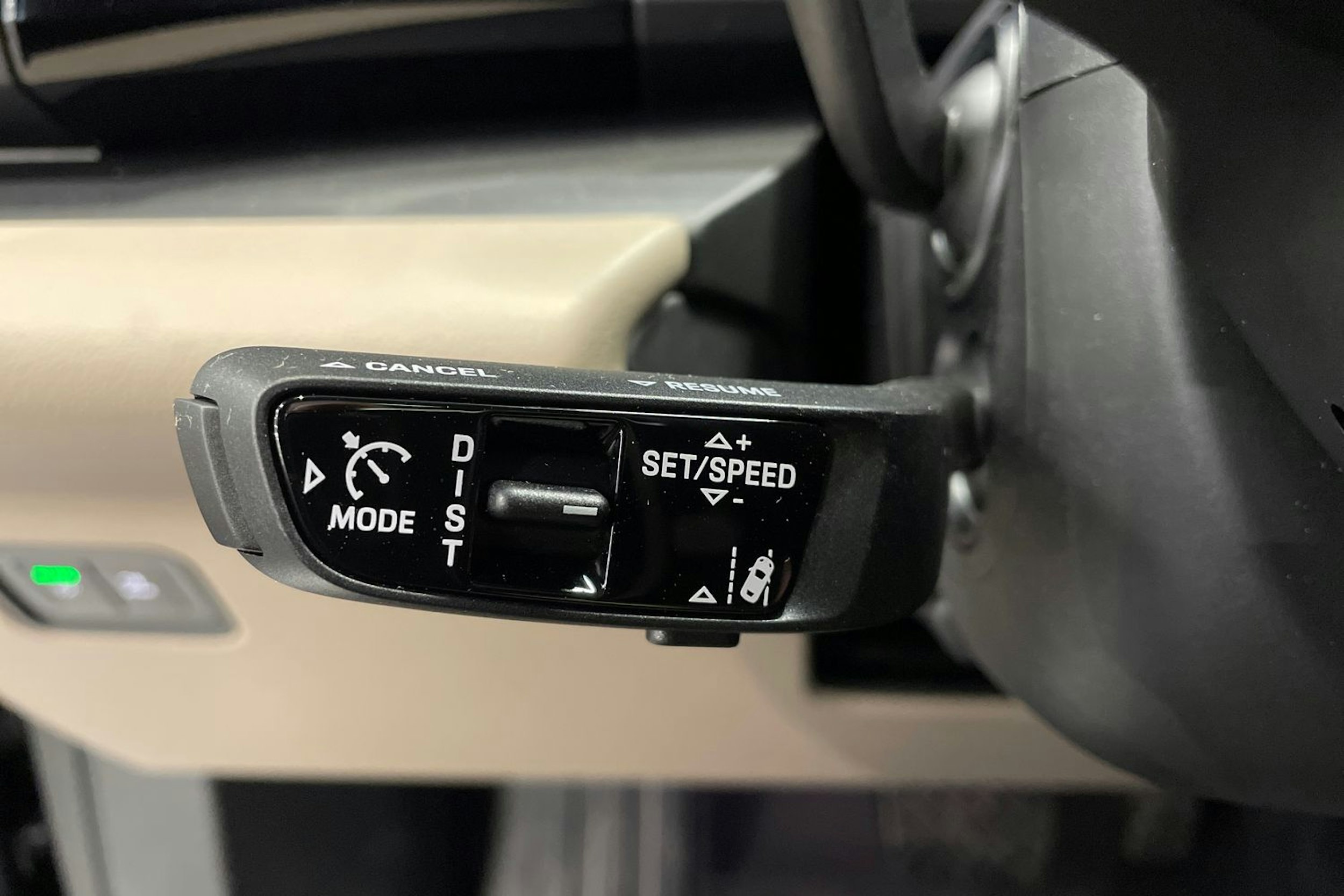 met. harmaa Porsche Macan 2026 kuva 16.