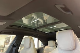 met. harmaa Porsche Macan 2026 kuva 17.