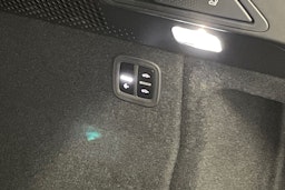 met. harmaa Porsche Macan 2026 kuva 20.