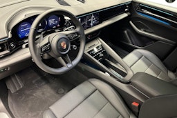 musta Porsche Macan 2026 kuva 6.