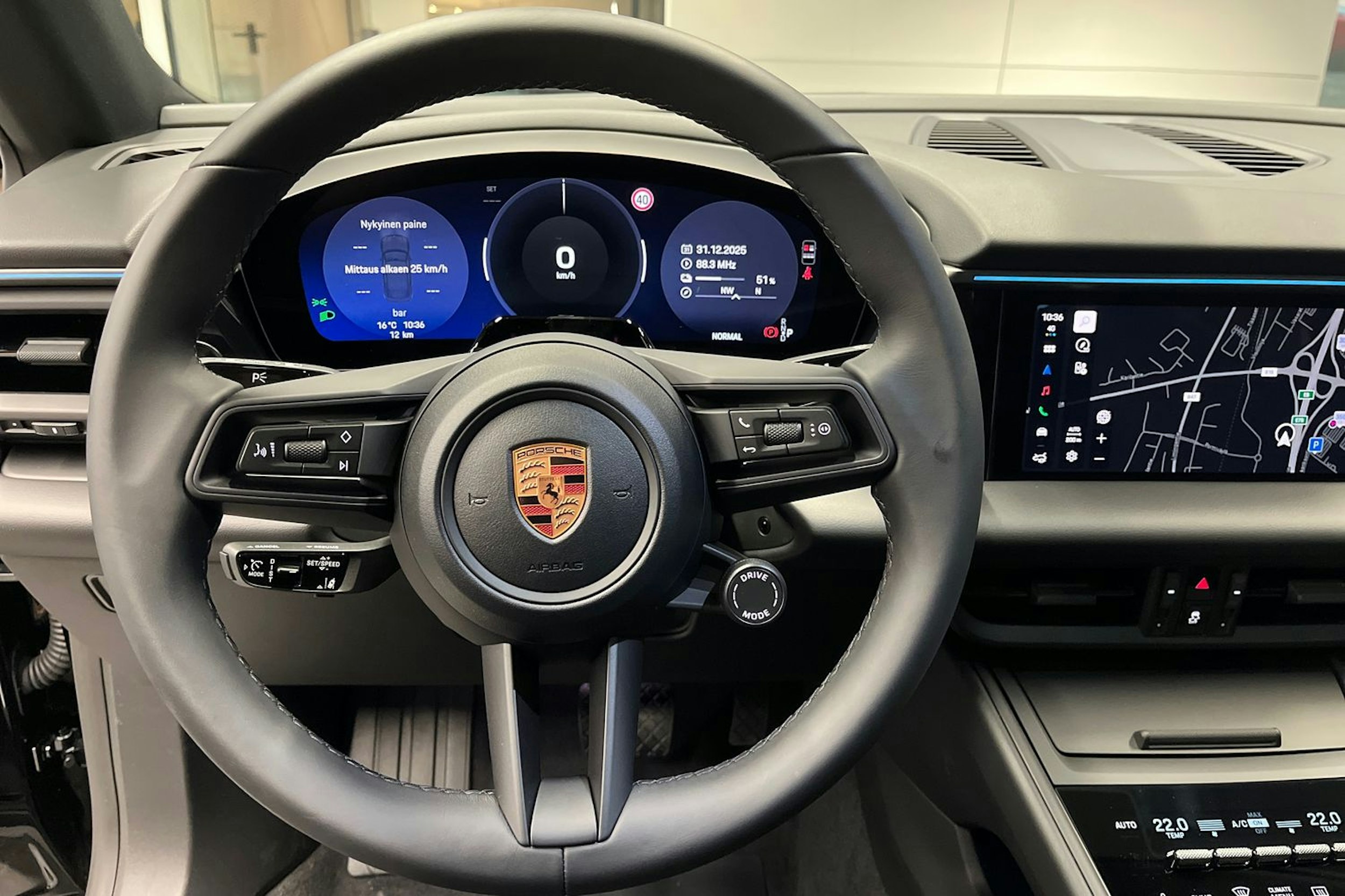 musta Porsche Macan 2026 kuva 13.