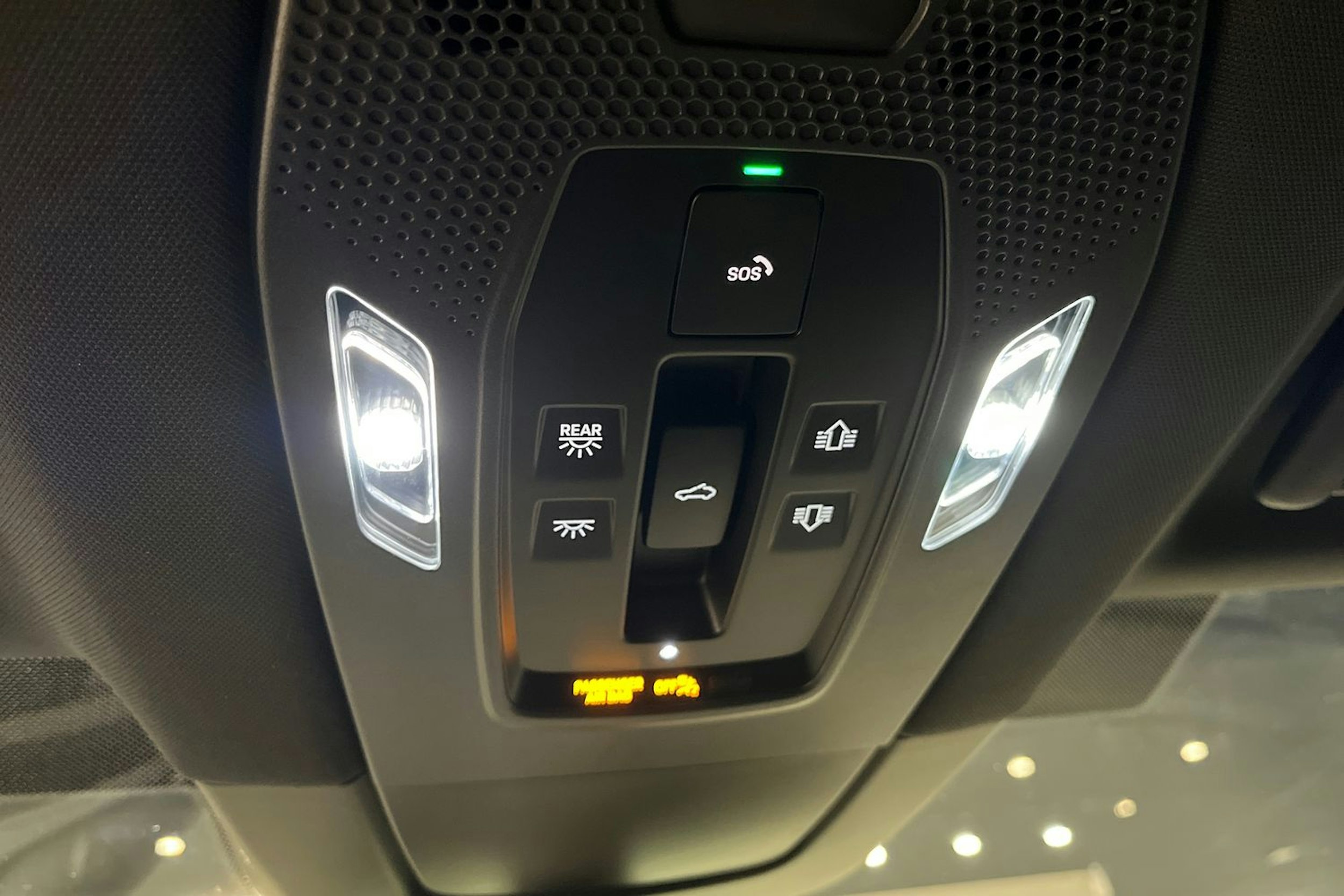 musta Porsche Macan 2026 kuva 17.