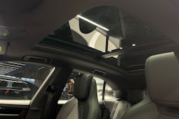 musta Porsche Macan 2026 kuva 18.