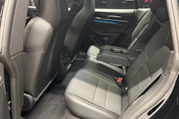 musta Porsche Macan 2026 kuva 19.