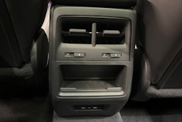 musta Porsche Macan 2026 kuva 20.