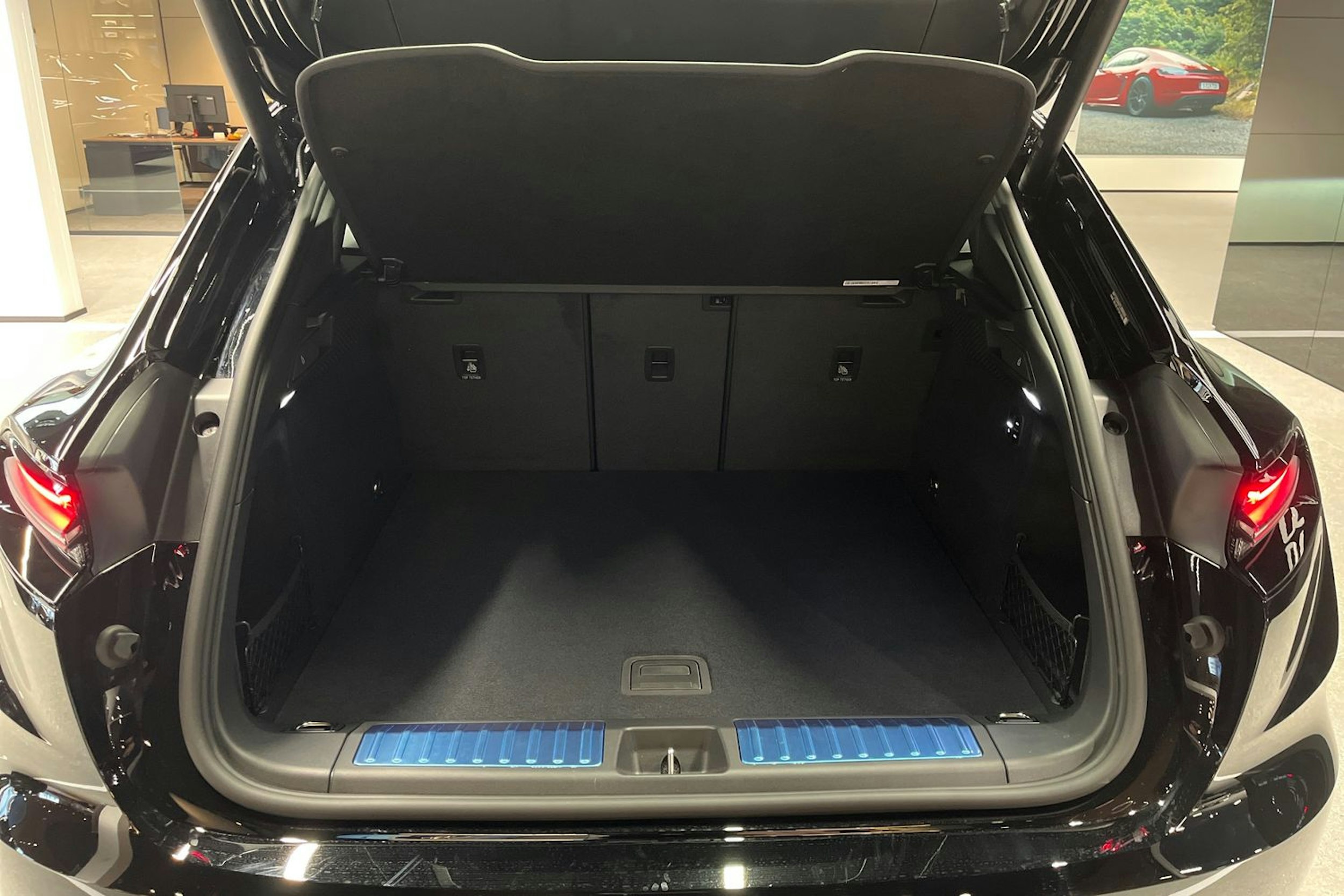 musta Porsche Macan 2026 kuva 21.