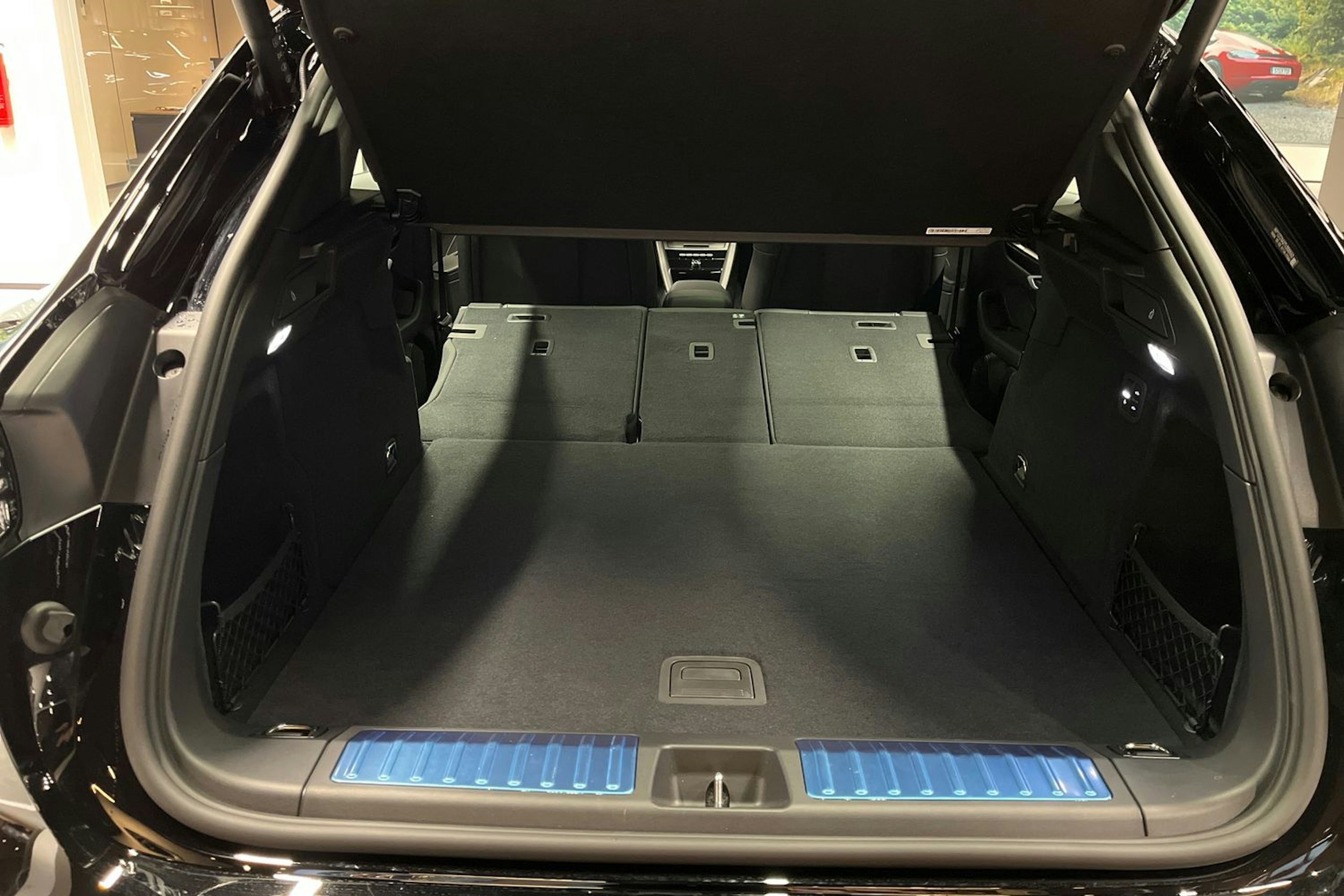 musta Porsche Macan 2026 kuva 22.