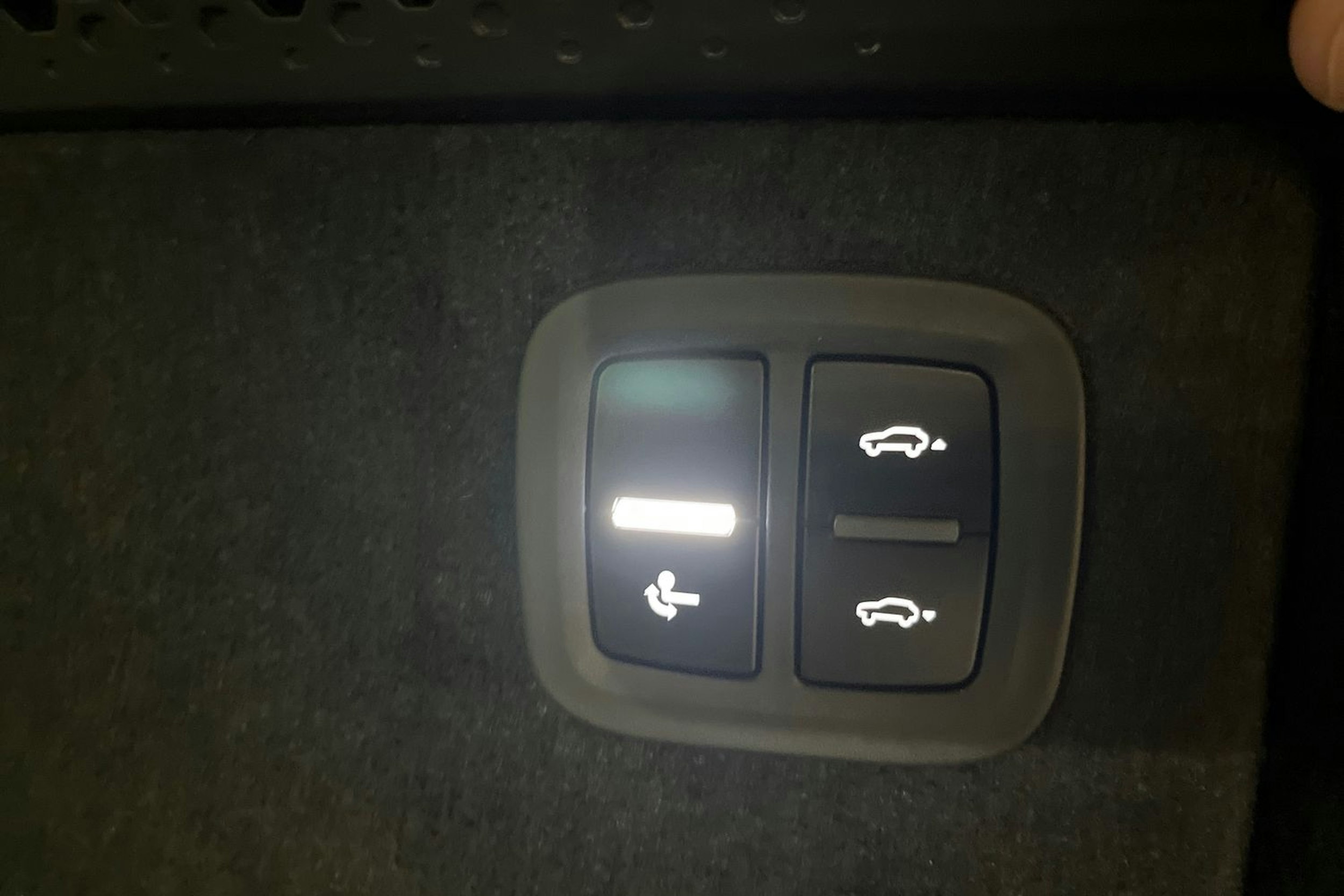 musta Porsche Macan 2026 kuva 23.