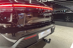 musta Porsche Macan 2026 kuva 24.