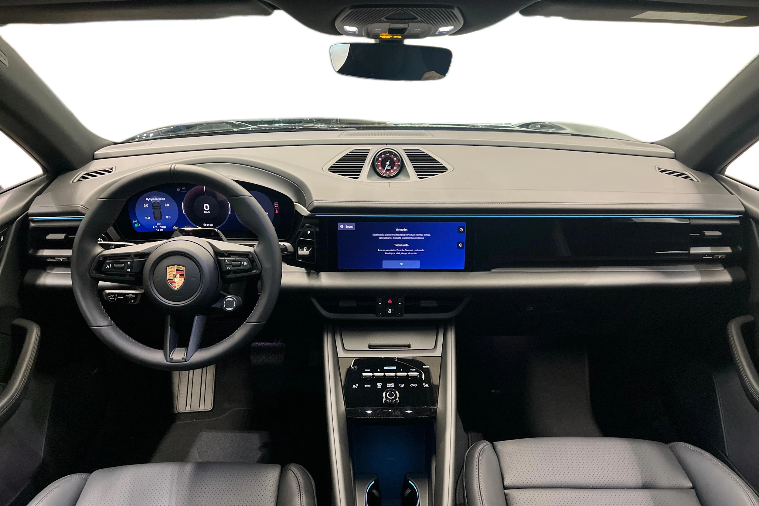musta Porsche Macan 2026 kuva 7.