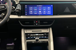 musta Porsche Macan 2026 kuva 10.