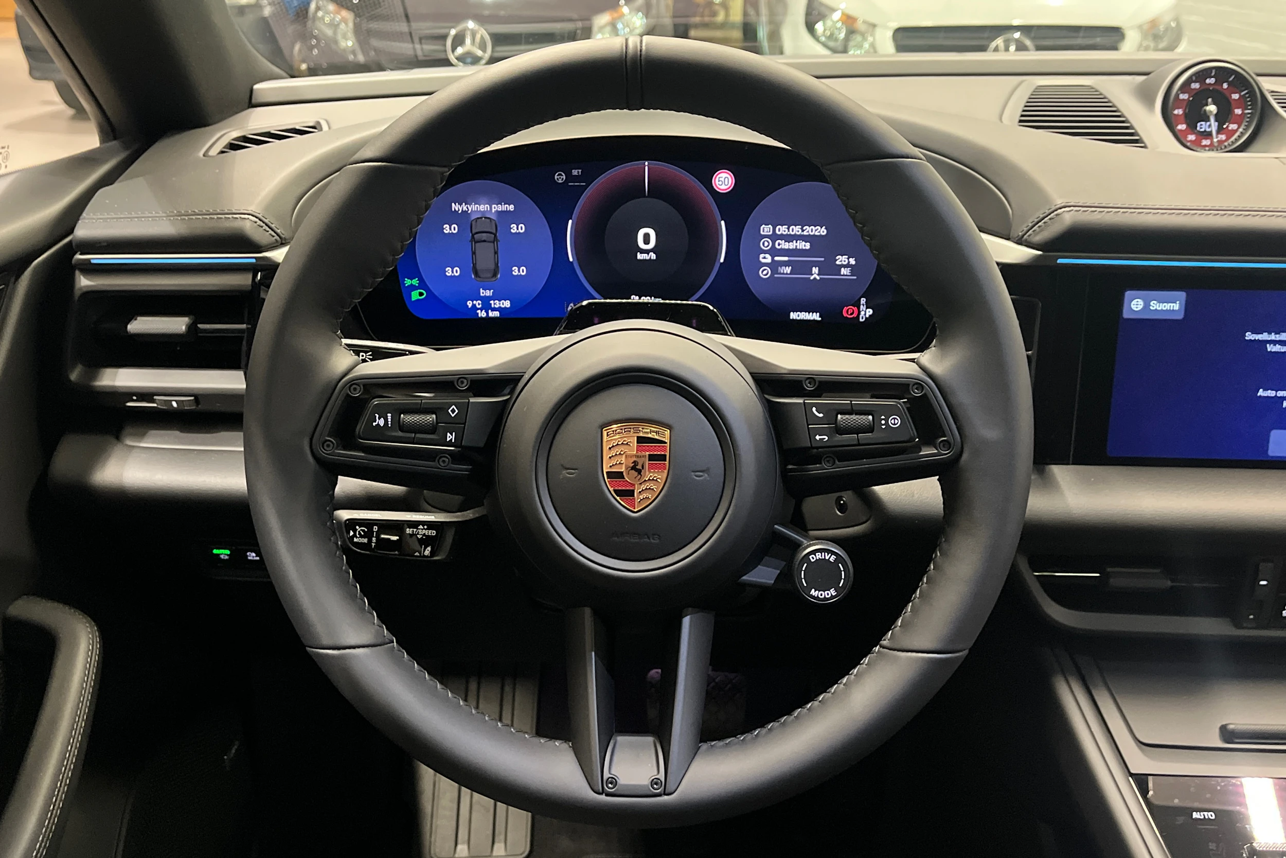 musta Porsche Macan 2026 kuva 11.