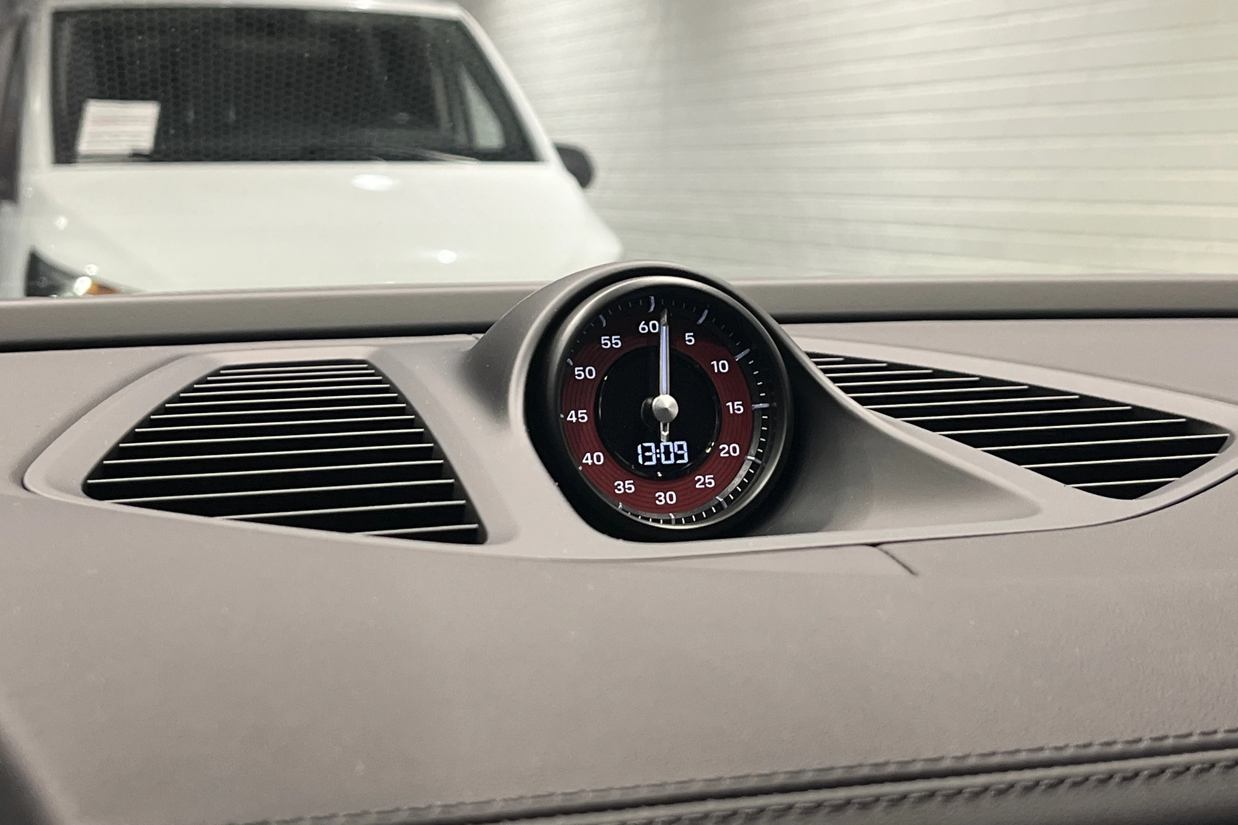musta Porsche Macan 2026 kuva 13.