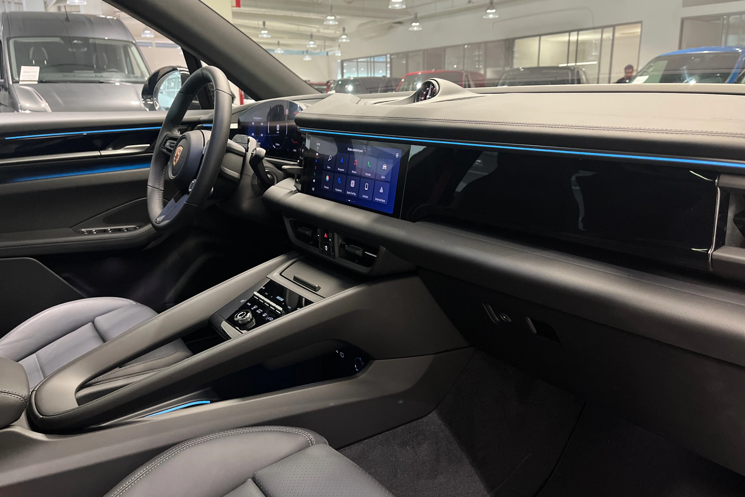 musta Porsche Macan 2026 kuva 20.
