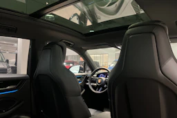 musta Porsche Macan 2026 kuva 21.