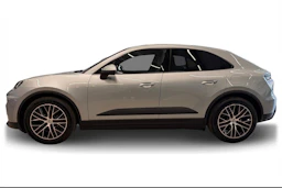 harmaa Porsche Macan 2026 kuva 6.