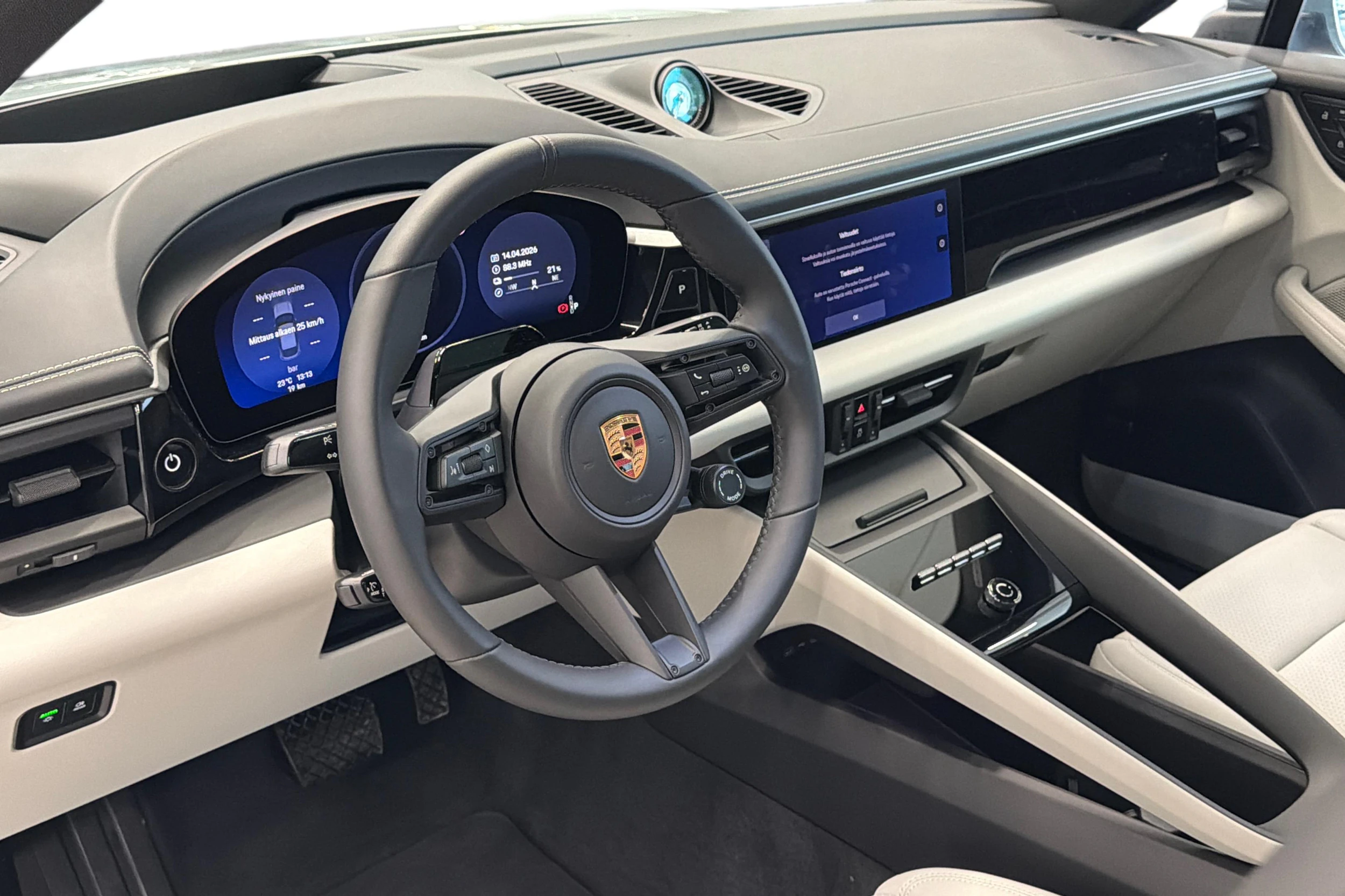 harmaa Porsche Macan 2026 kuva 7.