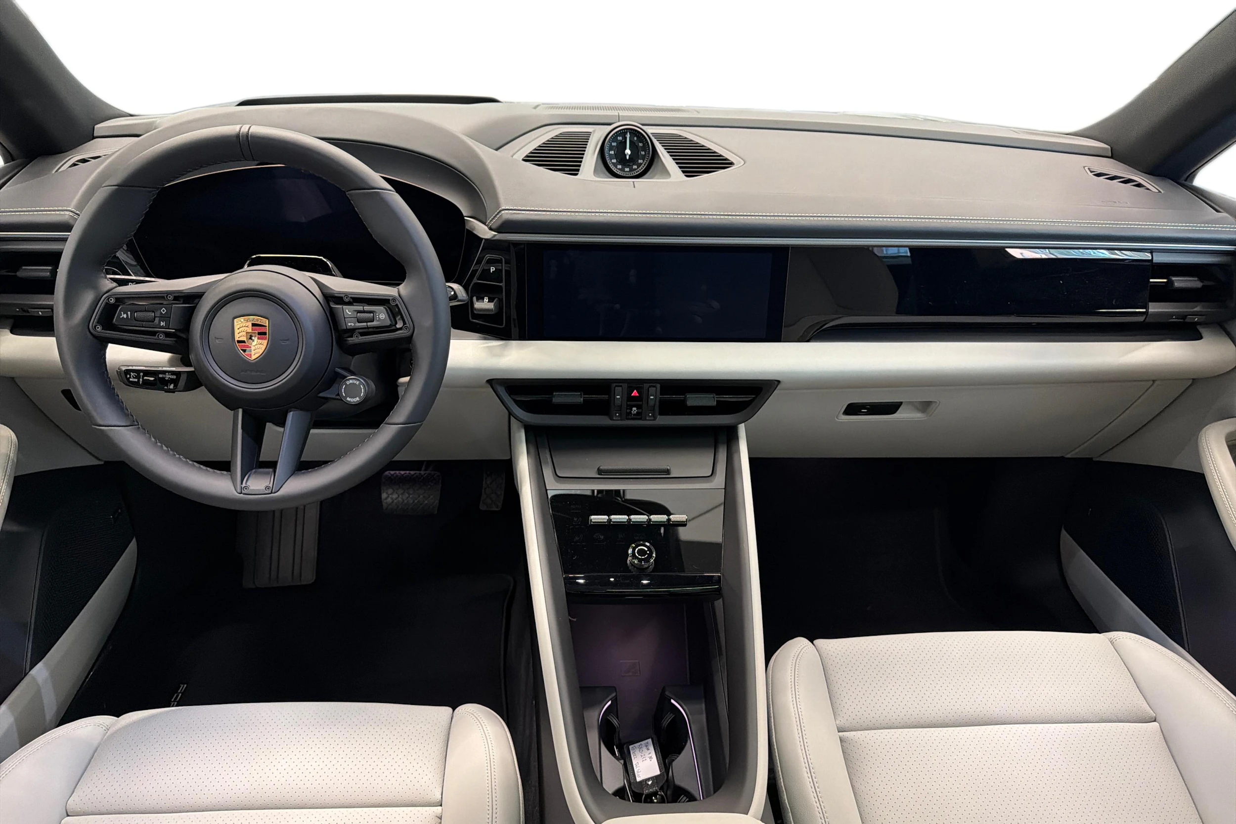 harmaa Porsche Macan 2026 kuva 8.