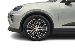 harmaa Porsche Macan 2026 kuva 10.