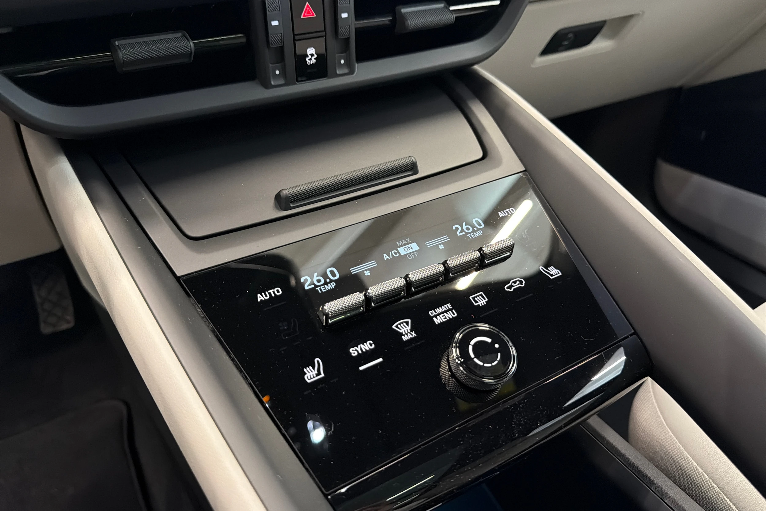 harmaa Porsche Macan 2026 kuva 20.