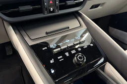 harmaa Porsche Macan 2026 kuva 20.