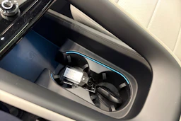 harmaa Porsche Macan 2026 kuva 22.