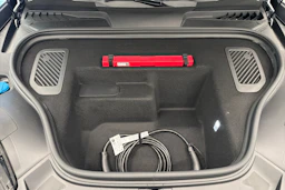 harmaa Porsche Macan 2026 kuva 27.