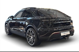 met. musta Porsche Macan 2026 kuva 2.