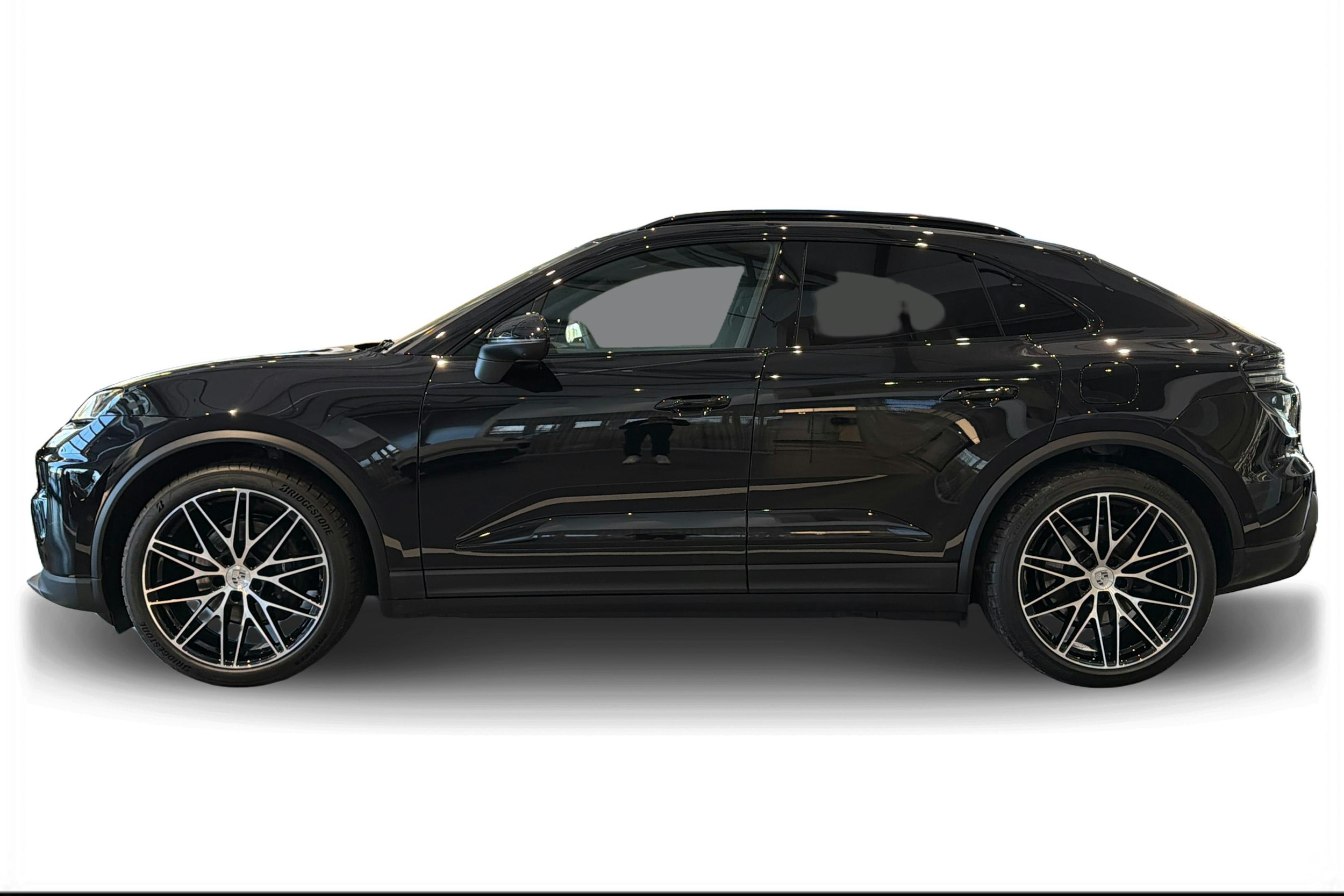 met. musta Porsche Macan 2026 kuva 5.